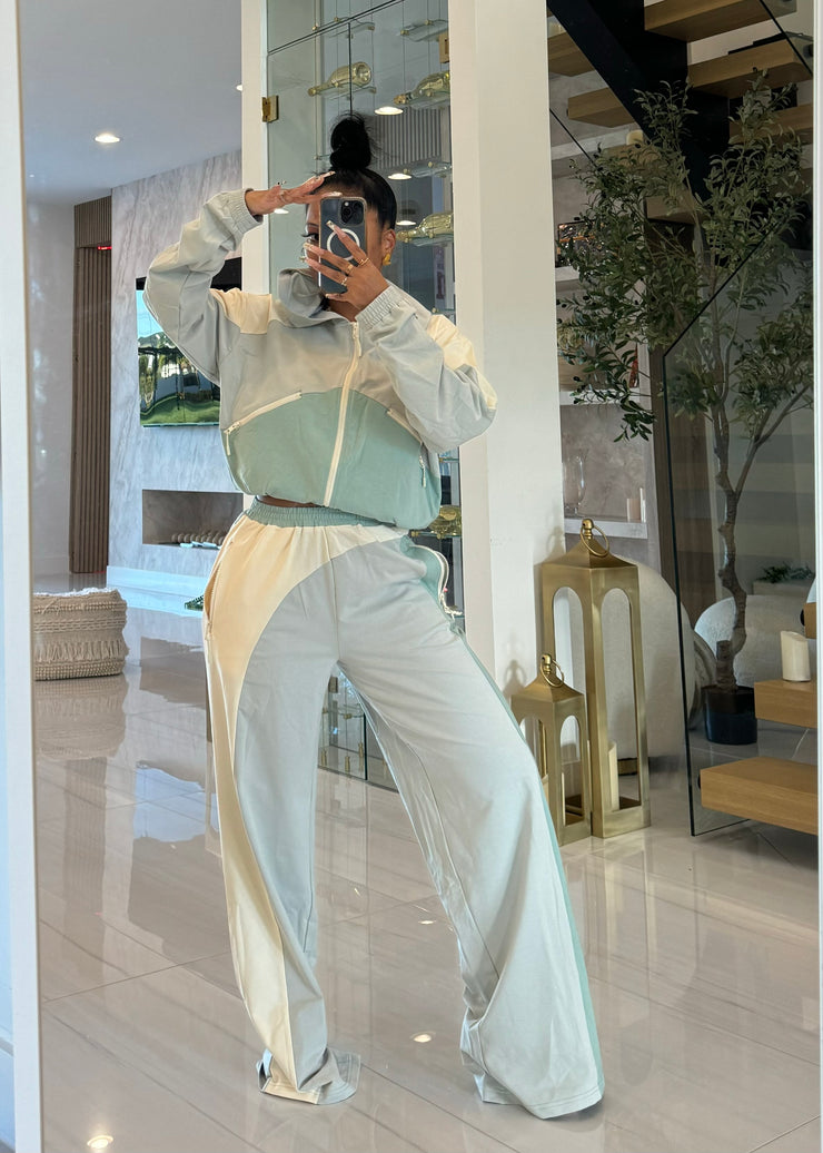 Comfy Curve sweatsuit