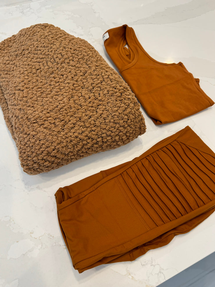 EE Deal of the Day. Look 10: Burnt Orange cardigan leggings bodysuit